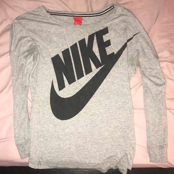 Nike Tops - NIKE long sleeve